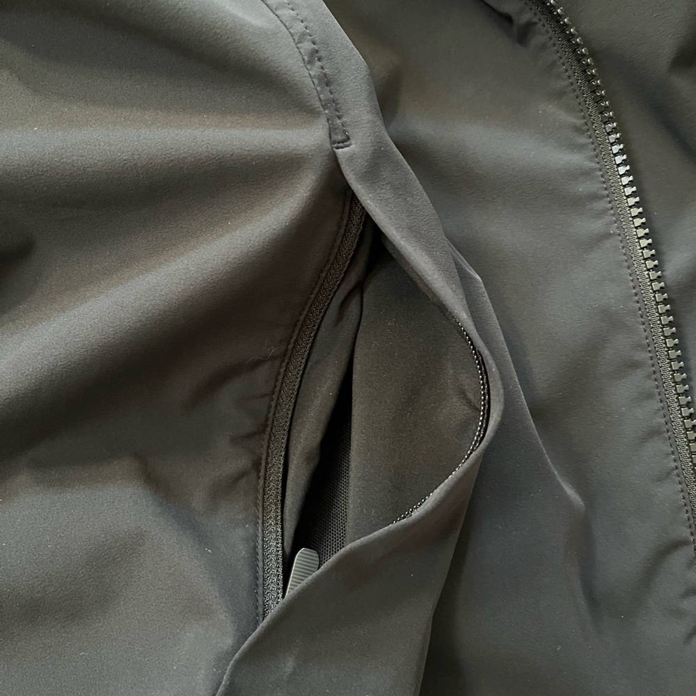 Lululemon On The Fly Hooded Jacket Women’s Size 8 - Picture 8 of 11